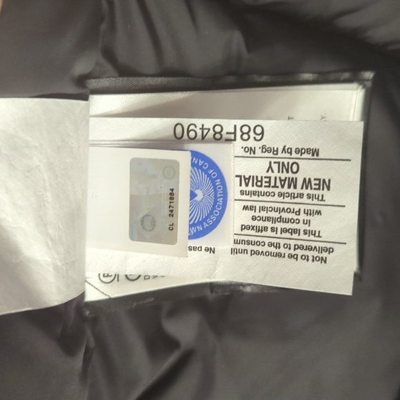 Canada Goose Womens Victoria Parka - Picture 10 of 12